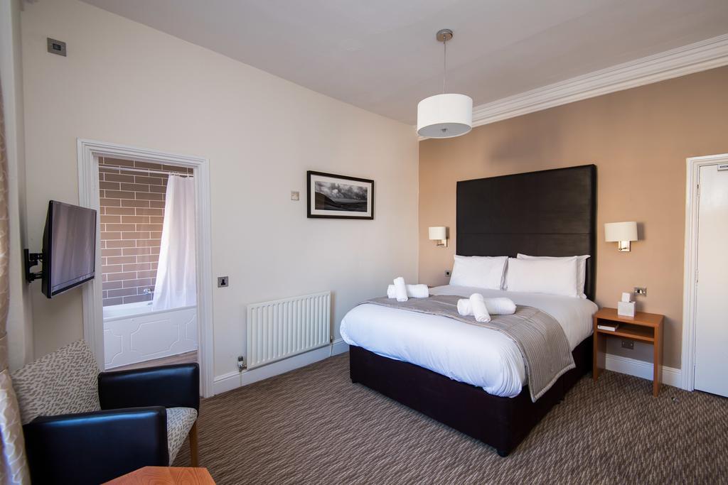 The Wellington Hotel Brecon Exterior photo