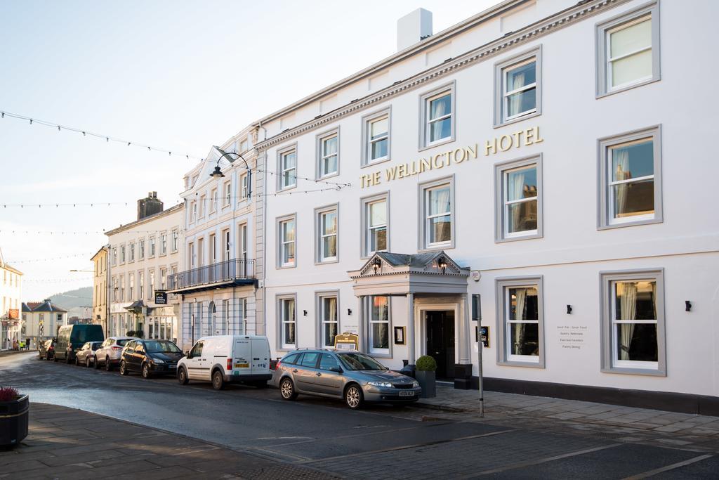 The Wellington Hotel Brecon Exterior photo