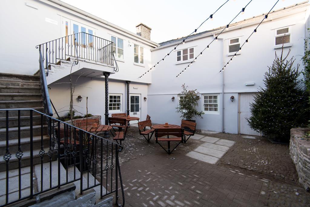 The Wellington Hotel Brecon Exterior photo